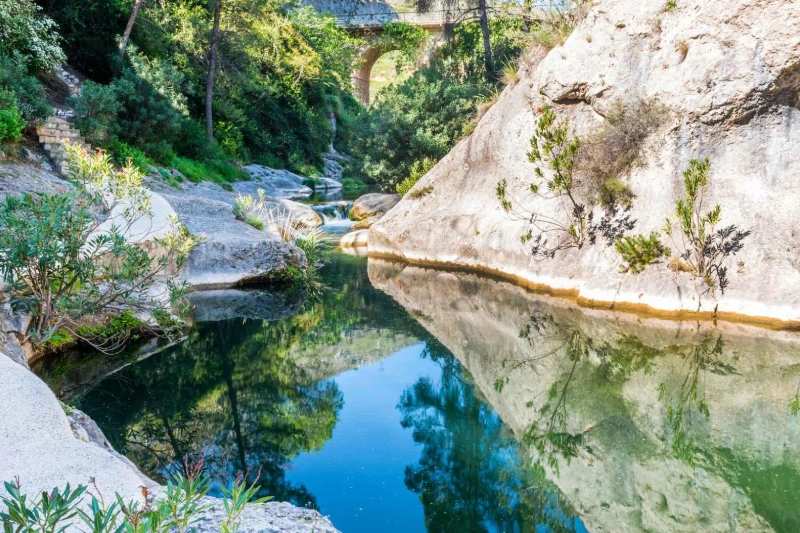 Paraje natural para visitar cerca de Gandía Paraje natural con río y piscinas de agua en la provincia de Valencia